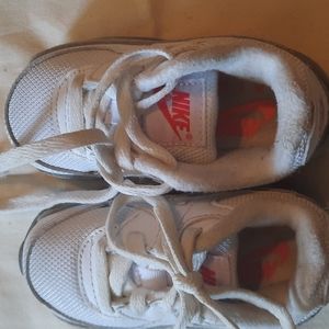 UNISEX SIZE 5 TODDLERS 👞